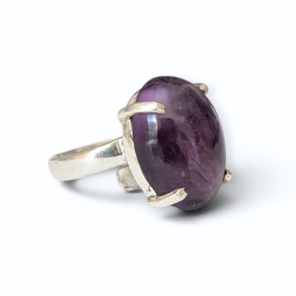 Bague argent 925 amethyste qualité AA sertissage griffes vue profil