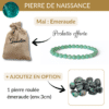 Bracelet en émeraude naturelle porté au poignet, un bijou élégant en pierre de naissance du mois de mai, apprécié pour sa beauté, sa qualité et ses vertus d'amour et d'équilibre.