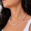 Acheter un collier en béryl, c'est choisir un bijou en pierre naturelle élégant qui apporte une touche authentique à votre style. Le béryl est traditionnellement apprécié en lithothérapie pour favoriser la clarté d'esprit, la confiance et l'équilibre émotionnel, faisant de ce collier une belle idée cadeau ou un plaisir à s'offrir.