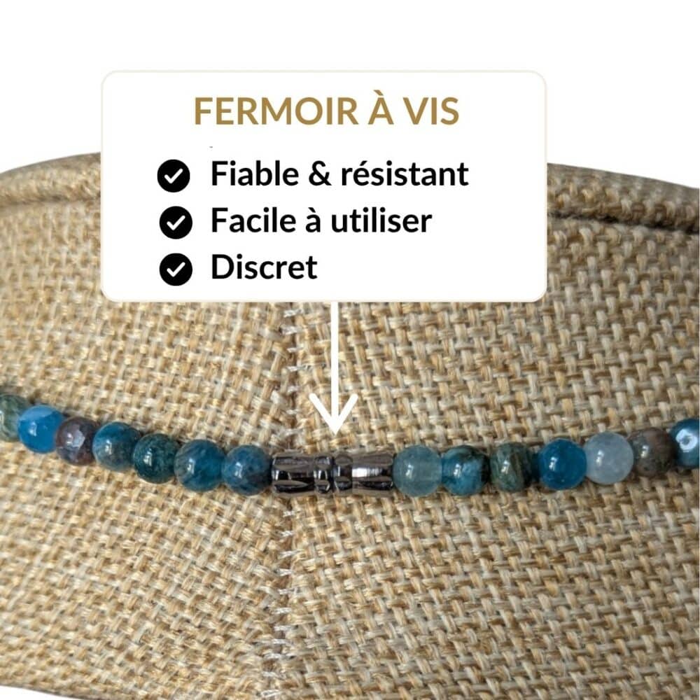 Achetez un collier en apatite équipé d'un fermoir à vis robuste, discret et facile à utiliser. Un bijou conçu pour être porté sereinement chaque jour tout en profitant des vertus traditionnellement associées au apatite, réputé pour favoriser la motivation, l'inspiration, la communication et la confiance.