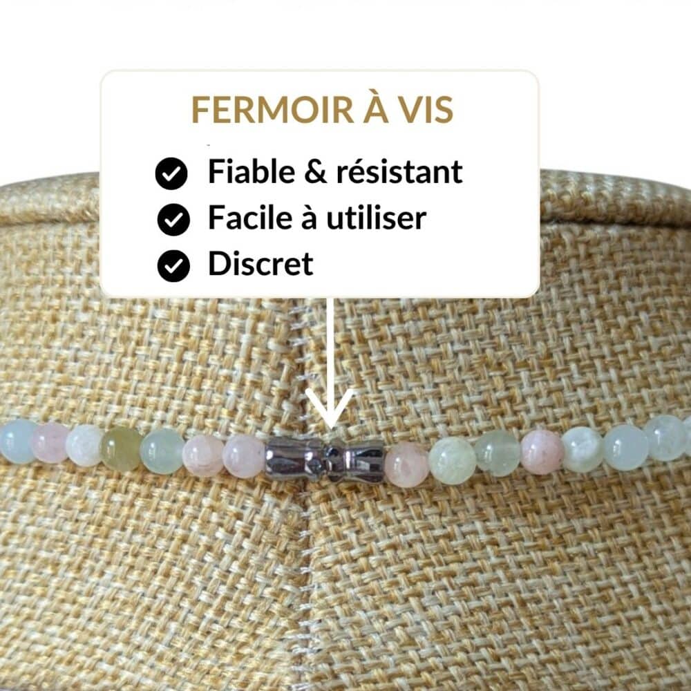 Achetez un collier en béryl équipé d'un fermoir à vis robuste, discret et facile à utiliser. Un bijou conçu pour être porté sereinement chaque jour tout en profitant des vertus traditionnellement associées au béryl, réputé pour favoriser la clarté d'esprit, la confiance et l'équilibre émotionnel.