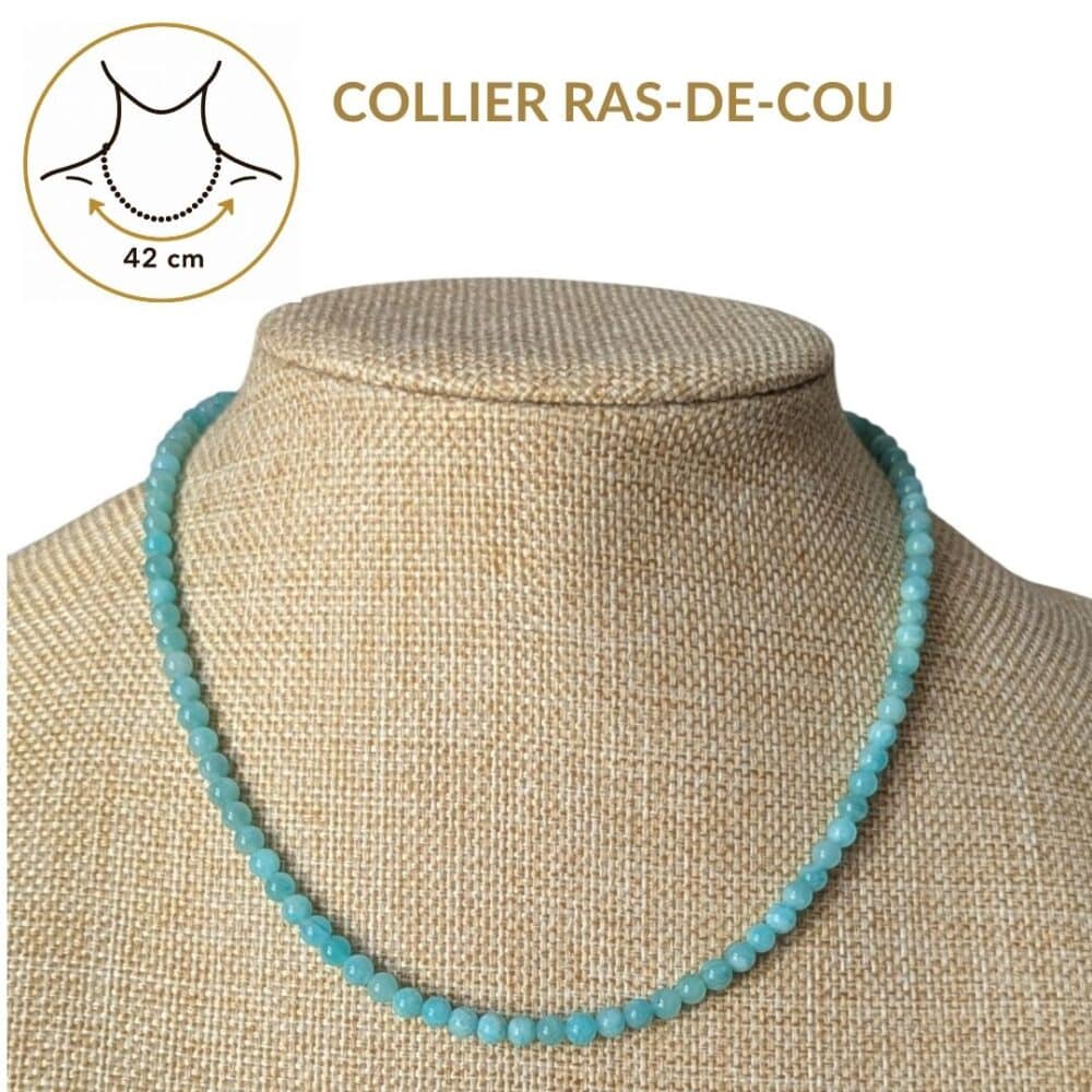 Collier ras-de-cou en amazonite de 42 cm offrant un tombé élégant qui sublime naturellement le cou. Un bijou intemporel qui associe style, confort et les vertus traditionnellement attribuées au amazonite, reconnues pour favoriser l'apaisement, l'expression des émotions et l'harmonie intérieure.