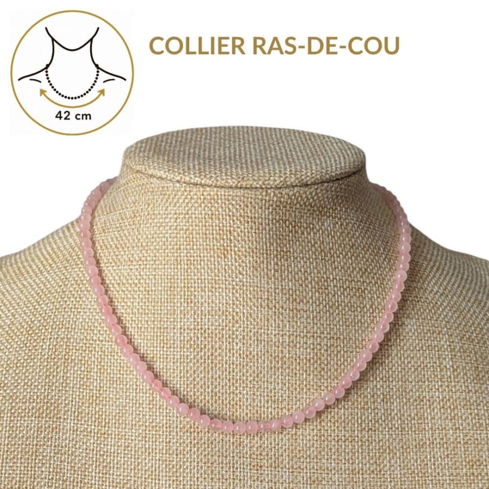 Collier ras-de-cou en quartz rose de 42 cm offrant un tombé élégant qui sublime naturellement le cou. Un bijou intemporel qui associe style, confort et les vertus traditionnellement attribuées au quartz rose, reconnues pour favoriser l'amour, la tendresse, l'apaisement émotionnel et l'harmonie des relations.
