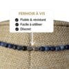 Achetez un collier en sodalite équipé d'un fermoir à vis robuste, discret et facile à utiliser. Un bijou conçu pour être porté sereinement chaque jour tout en profitant des vertus traditionnellement associées au sodalite, réputé pour favoriser la communication, la confiance en soi, la logique et la sérénité.