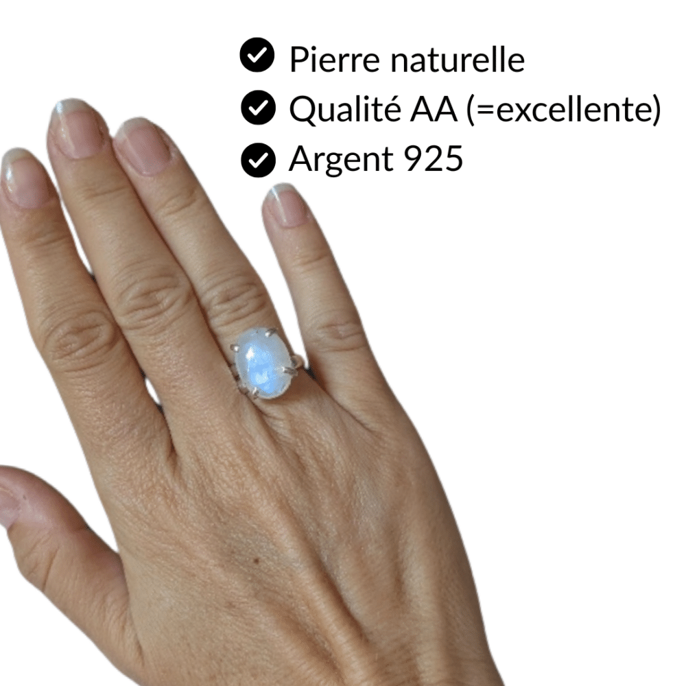 Bague pierre de lune blanche argent 925 portée au doigt femme bijou lithothérapie réglable